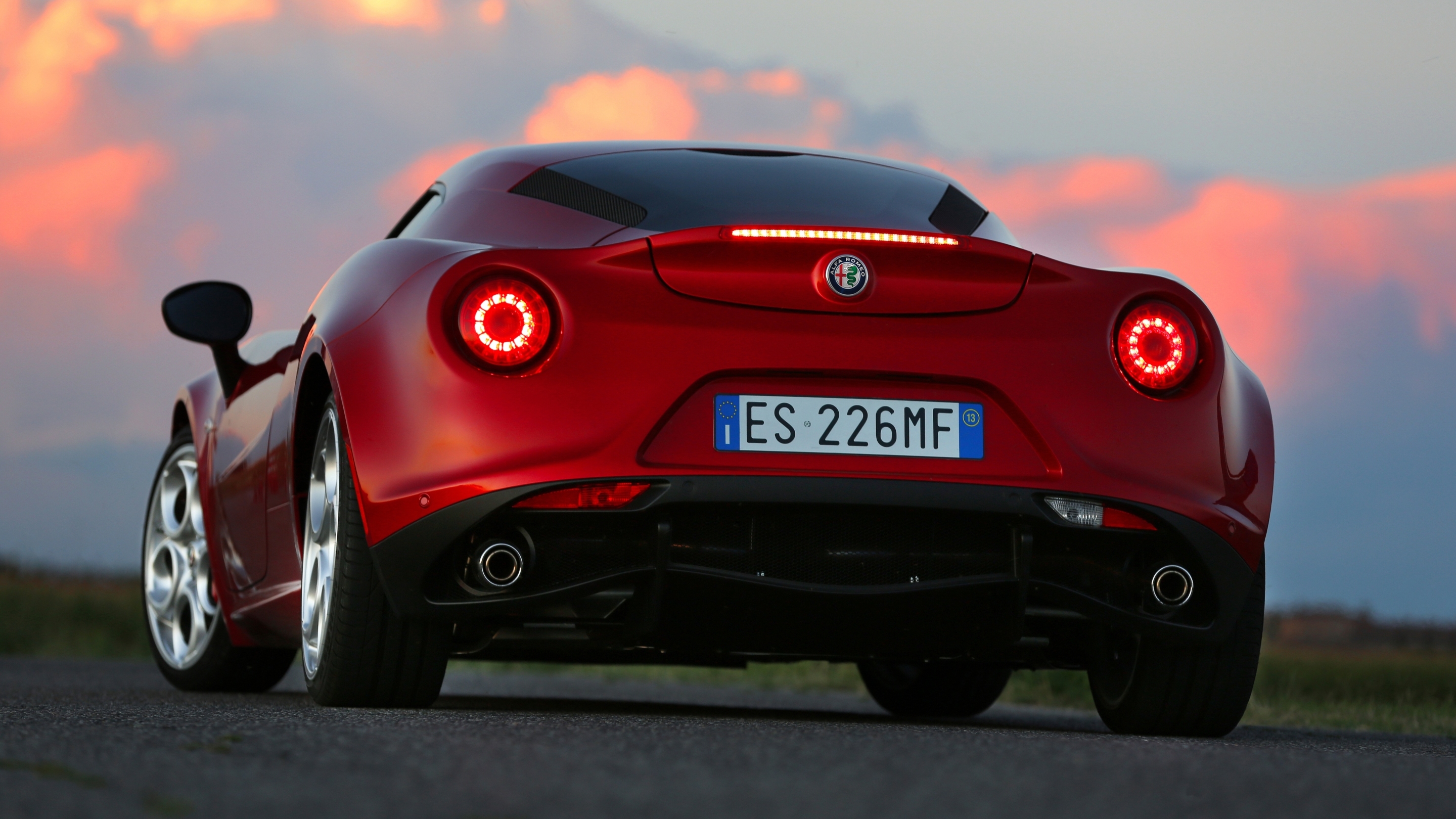 Listino Alfa Romeo 4C prezzo scheda tecnica velocità Veloce