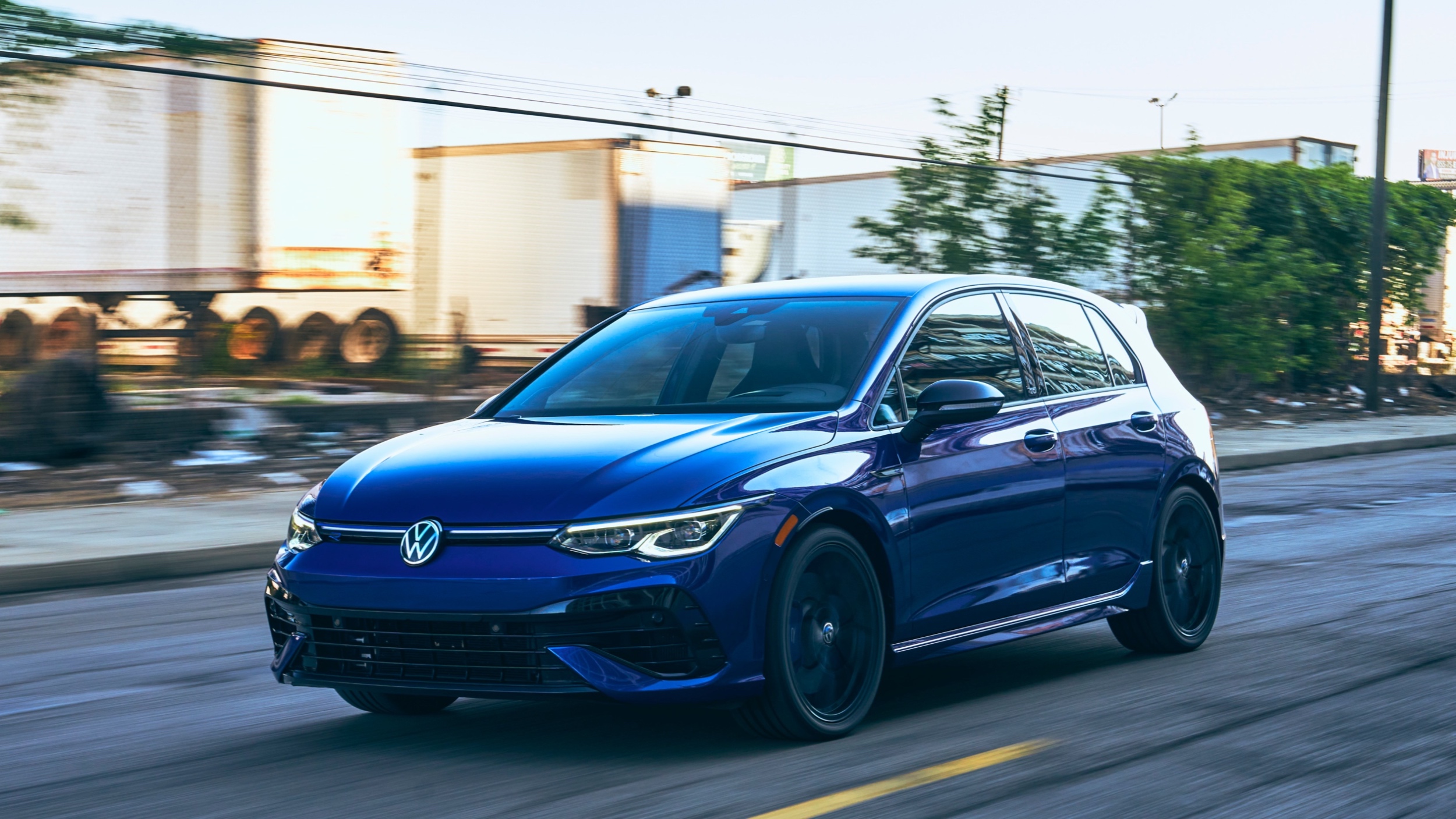 Listino Volkswagen Golf R - prezzo - scheda tecnica - velocità - Veloce